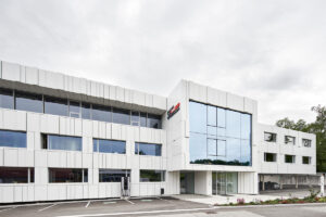 Schmid Baugruppe Dachbau Fassadenverleidung Hinterlueftete Fassade Frifacade Aluminium Verbundplatten Etalbond Gebauedehuelle Firmengebaede